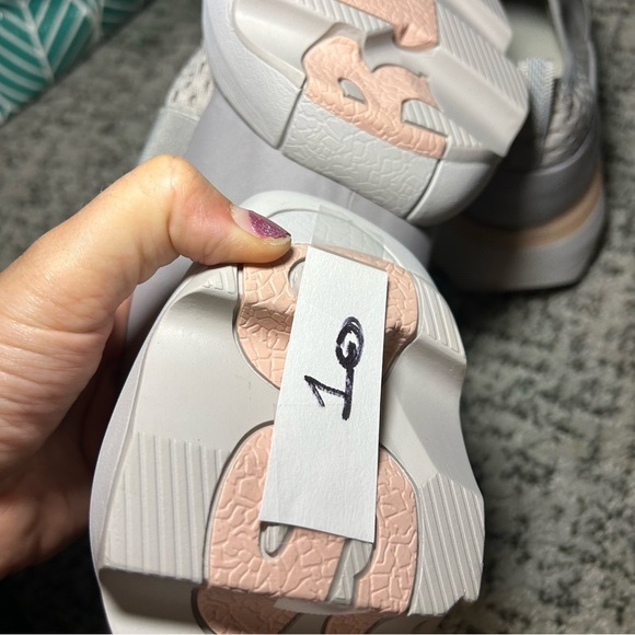 Sorel Dove & Moonstone Kinetic Impact II Strap Shoes Size 11 - Picture 11 of 11